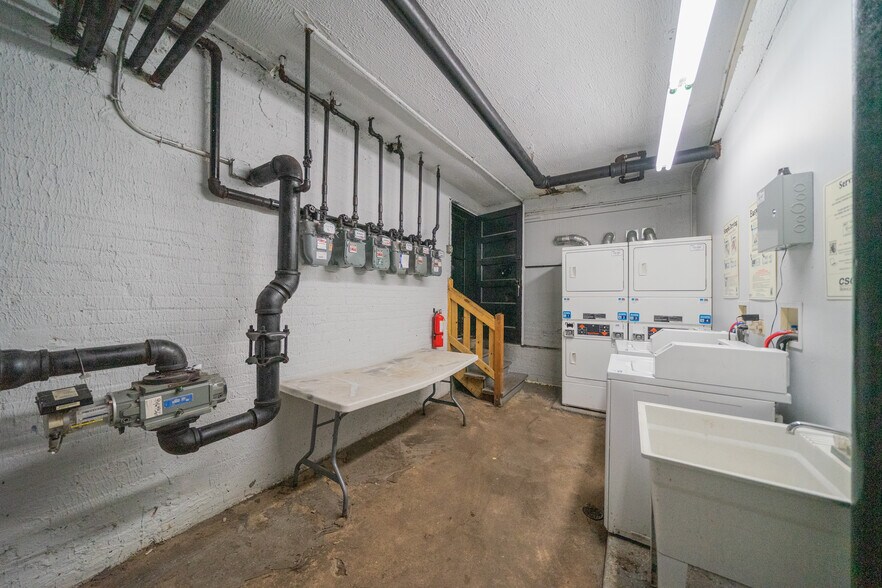 More Photos Of 7646 S Ingleside Ave, Chicago Apartments For Sale