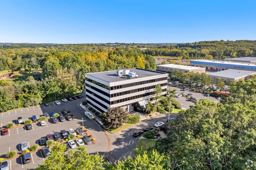 More Photos Of 609 W Johnson Ave, Cheshire Medical For Lease