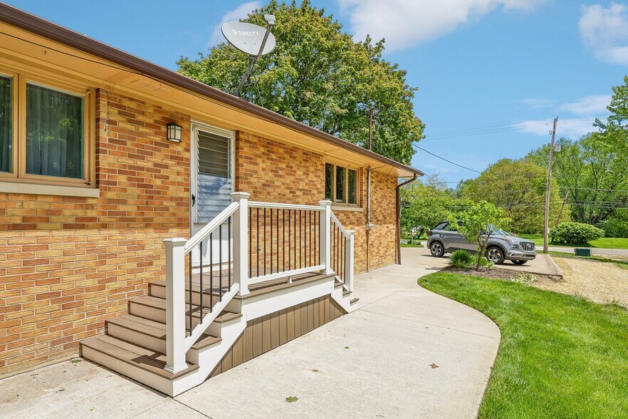 More Photos Of 836 Jacoby Rd, Copley Healthcare For Sale