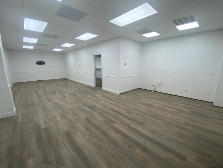 More Photos Of 78263 Highway 25, Folsom Light Manufacturing For Sale