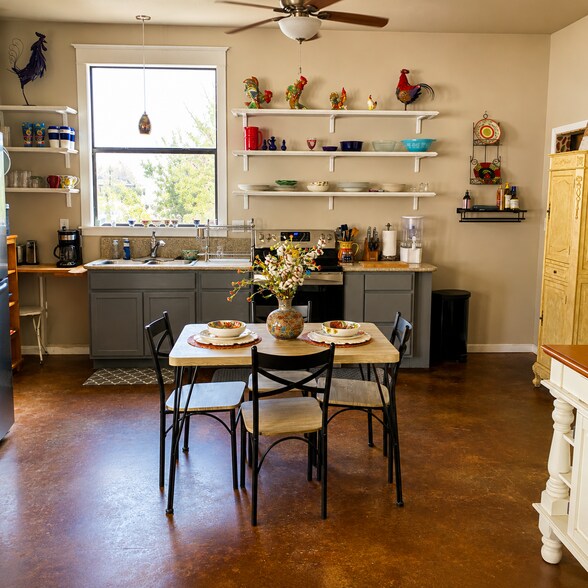 More Photos Of 208 Valley View Dr, Kerrville Lodge Meeting Hall For Sale