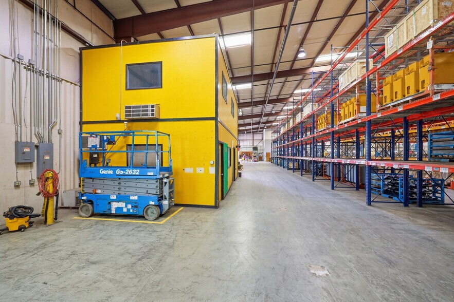 More Photos Of 1526 S Brightleaf Blvd, Smithfield Warehouse For Lease