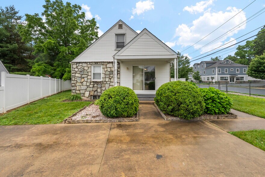 More Photos Of , Ewing Unknown For Sale