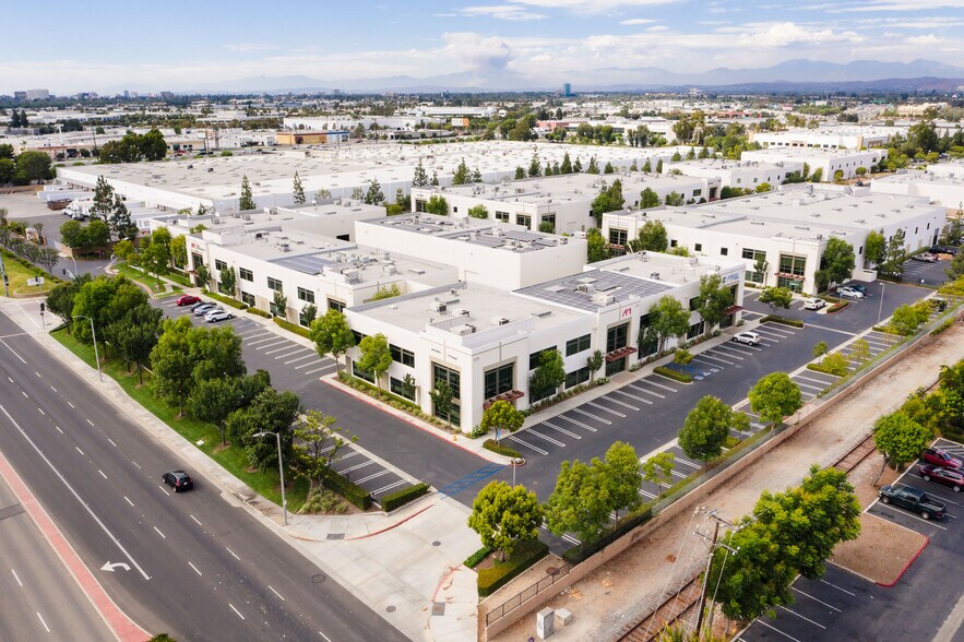 More Photos Of 1173 Warner Ave, Tustin Research And Development For Lease