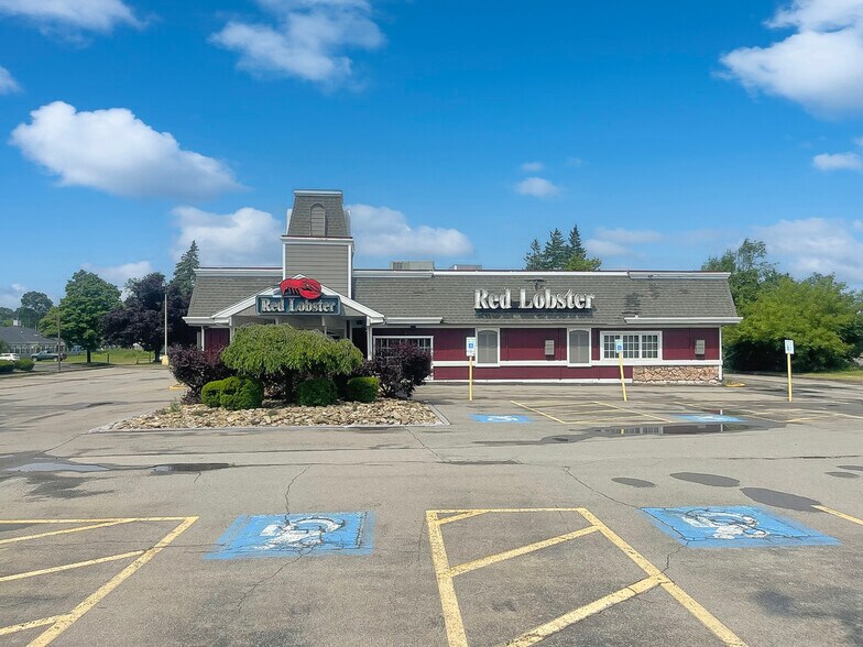 More Photos Of 7540 Transit Rd, Amherst Restaurant For Sale