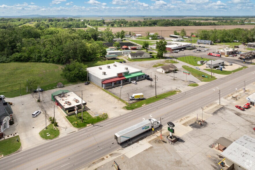 More Photos Of 1021 US Highway 45 N, Eldorado Freestanding For Sale