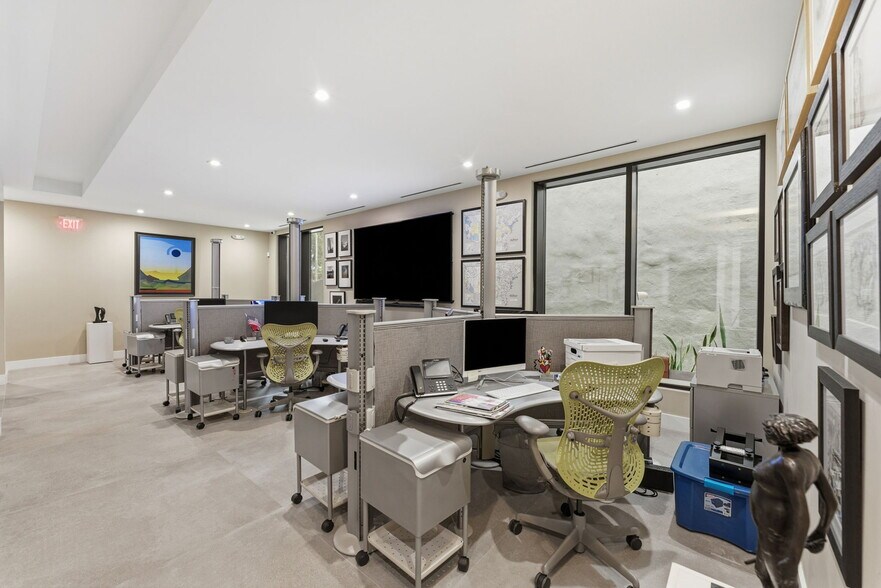 More Photos Of 45 Valencia Ave, Coral Gables Office For Sale