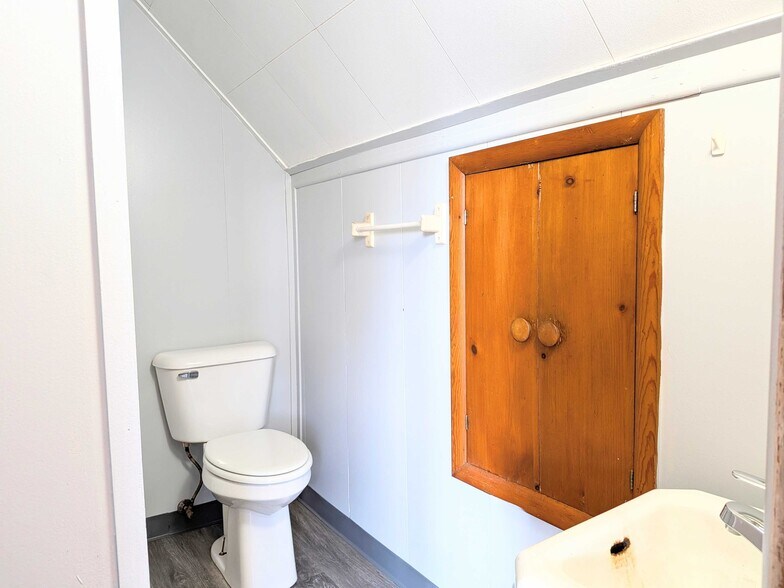 More Photos Of 18 5th St NE, Massillon Apartments For Sale