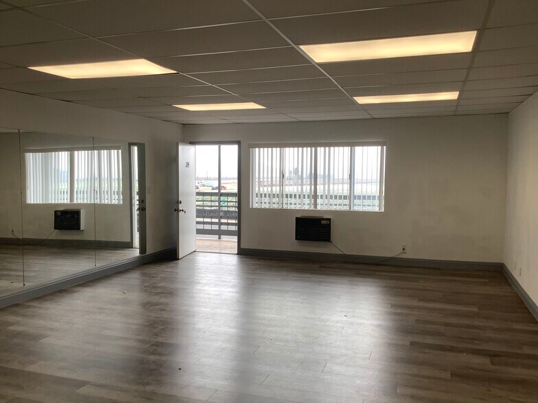 More Photos Of 575 Dawson Dr, Camarillo Service For Lease