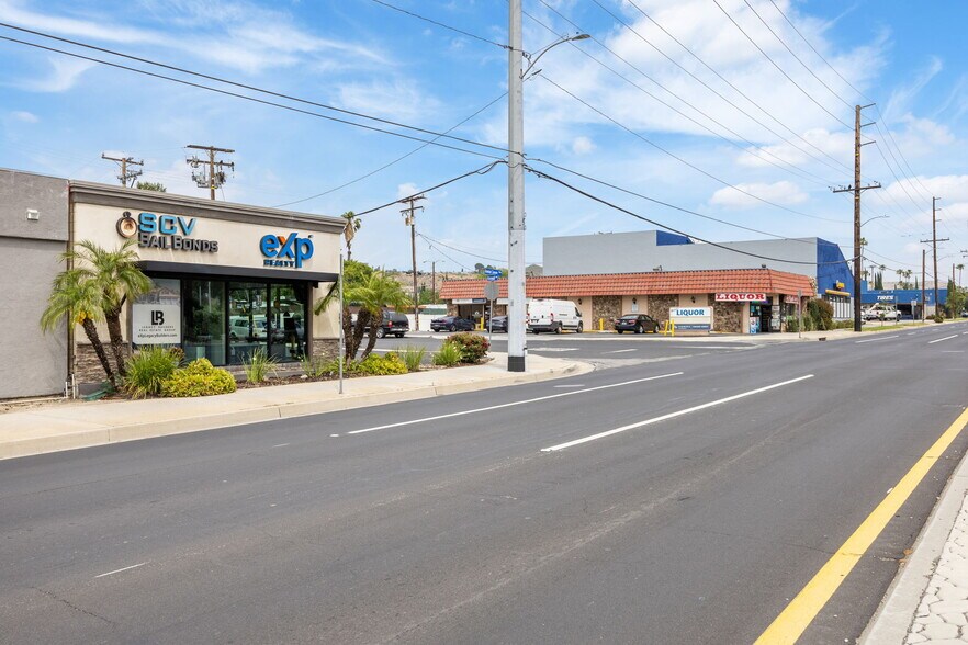 More Photos Of 20605 Soledad Canyon Rd, Canyon Country Office For Sale