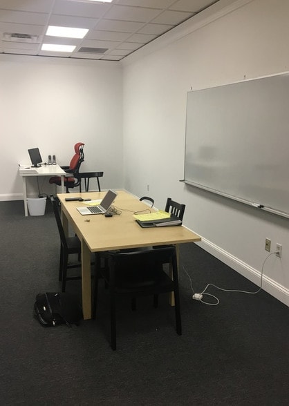 More Photos Of 3020 Highlands Pky, Smyrna Office For Lease
