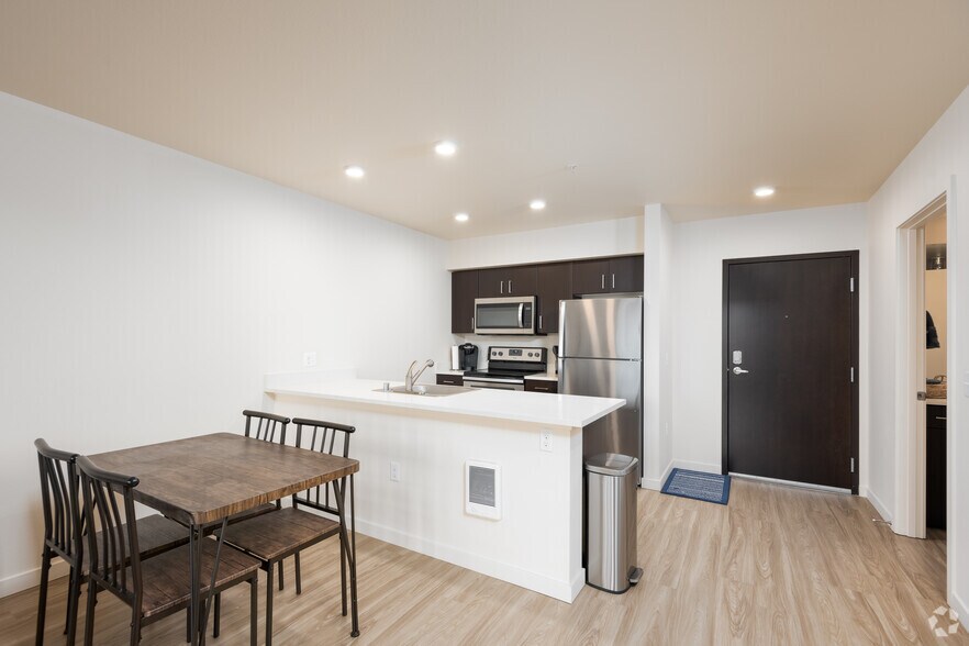 More Photos Of 102 N G St, Tacoma Apartments For Lease