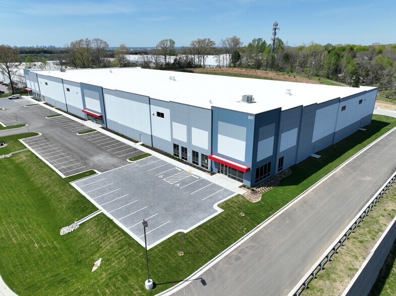 More Photos Of 900 Airpark Commerce Dr, Nashville Unknown For Lease
