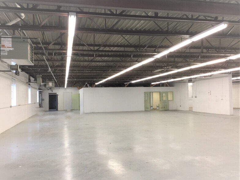 More Photos Of 25 Gramar Ave, Prospect Warehouse For Lease