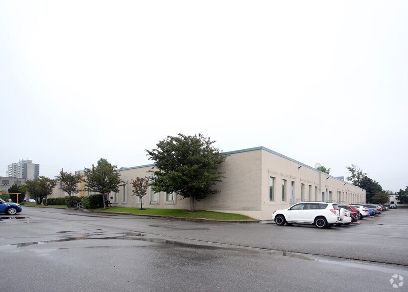 More Photos Of 126-140 Commercial Ave, Ajax Flex For Lease