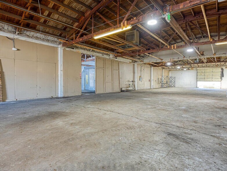 More Photos Of 300 Market St, Klamath Falls Warehouse For Sale