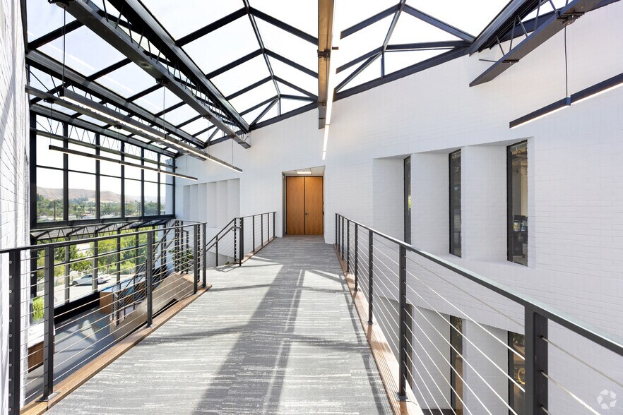 More Photos Of 30851 Agoura Rd, Agoura Hills Loft Creative Space For Lease