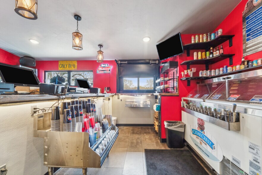 More Photos Of 707 W Park Ave, Kiel Restaurant For Sale