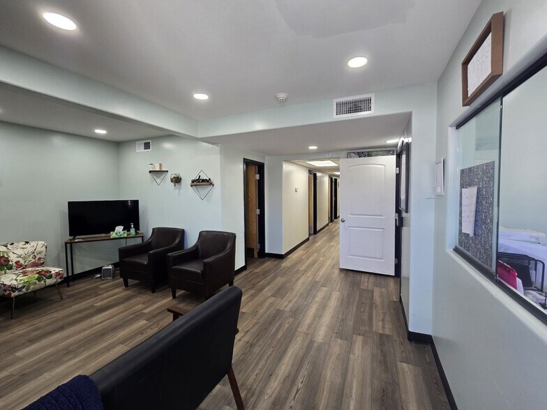 More Photos Of 999 Division St, Prescott Medical For Sale