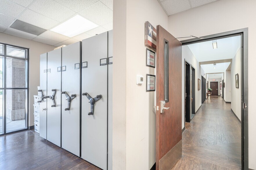 More Photos Of 1444 N Central Expy, McKinney Office For Sale