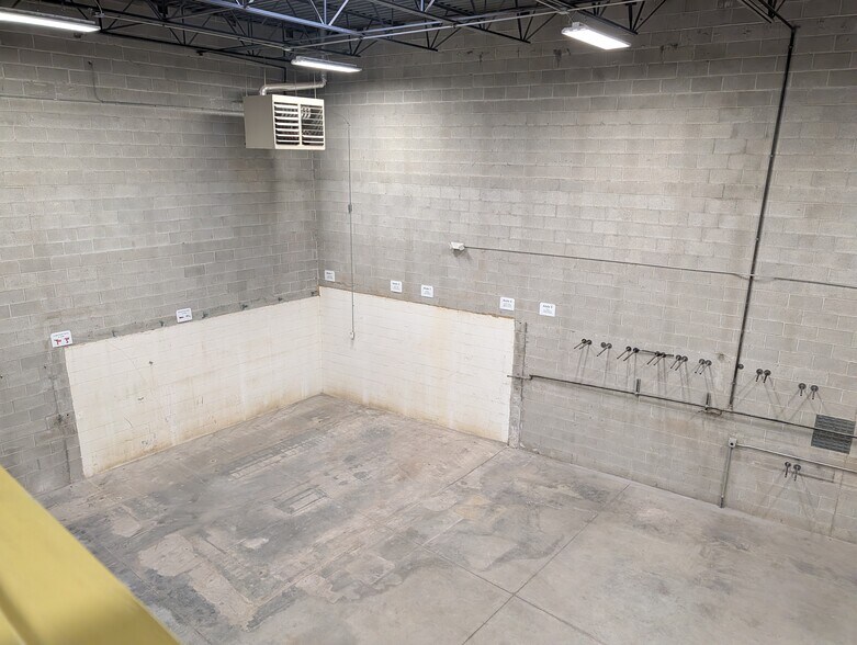 More Photos Of 4694-4696 S 200 W, Salt Lake City Light Manufacturing For Lease