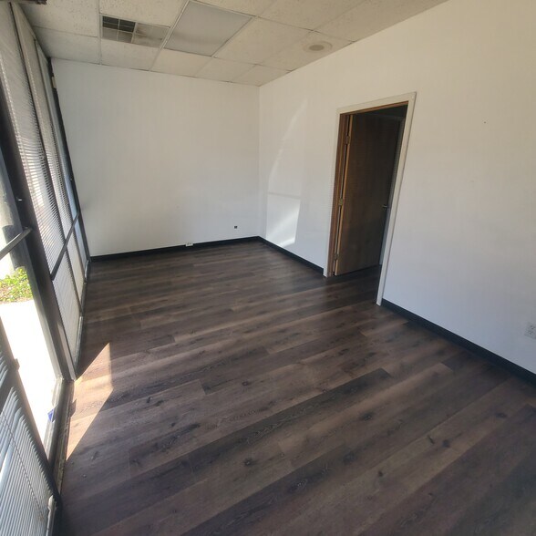 More Photos Of 10701-10727 Plano Rd, Dallas Unknown For Lease