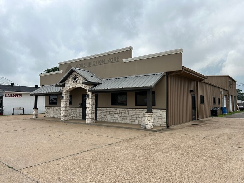 More Photos Of 231 N Twin City Hwy, Nederland Office For Sale