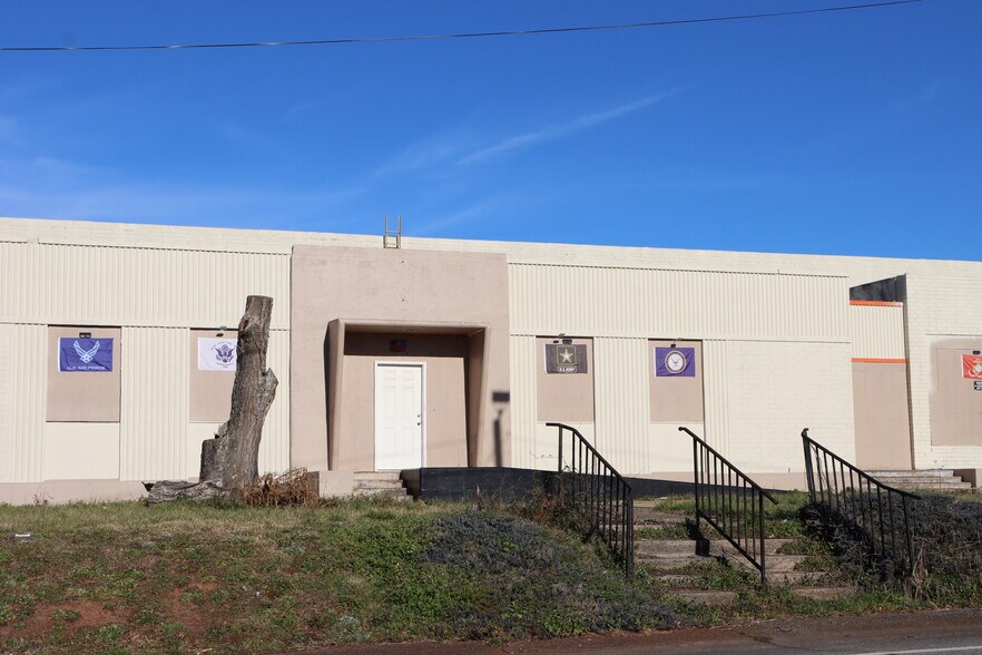 More Photos Of 2115 S McDuffie St, Anderson Manufacturing For Sale