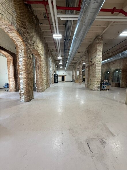 More Photos Of 425 W Water St, Appleton Office For Lease