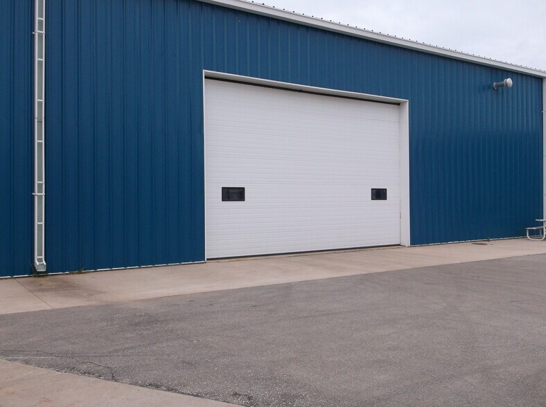 More Photos Of 2896 Vinland St, Oshkosh Industrial For Sale