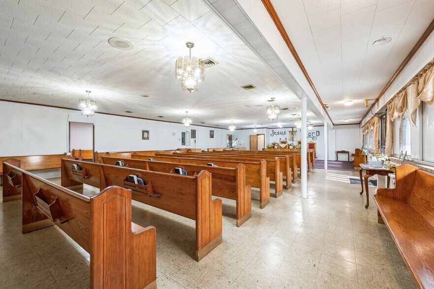 More Photos Of 1040 US-13, Windsor Religious Facility For Sale