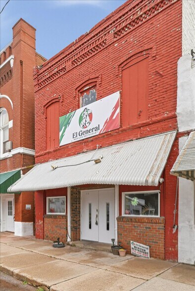 More Photos Of 405 Main St, Silver City Restaurant For Sale