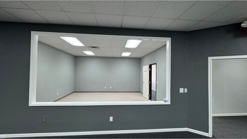 More Photos Of 5820 S Pecos Rd, Las Vegas Office For Lease