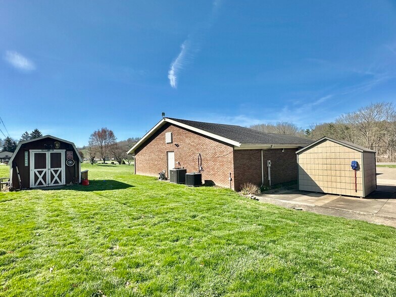 More Photos Of 7041 State Route 800 SE, Uhrichsville Loft Creative Space For Sale