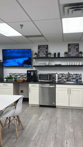 More Photos Of 29777 Telegraph Rd, Southfield Coworking Space