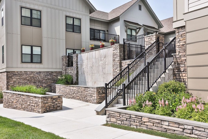 More Photos Of 77A Excelsior Ave, Saratoga Springs Apartments For Lease