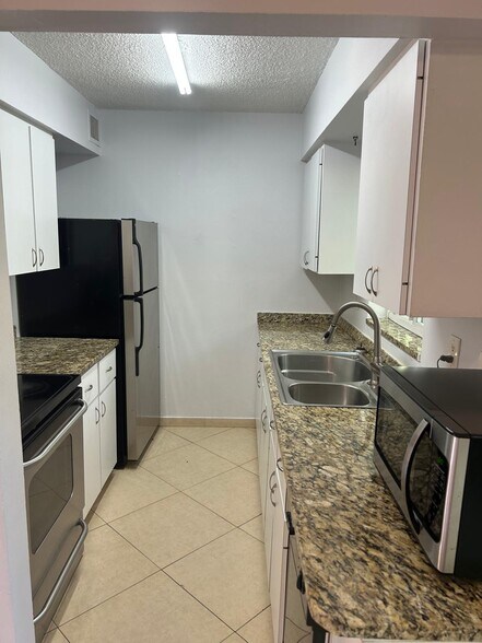 More Photos Of 1111 SW 4th St, Fort Lauderdale Apartments For Sale