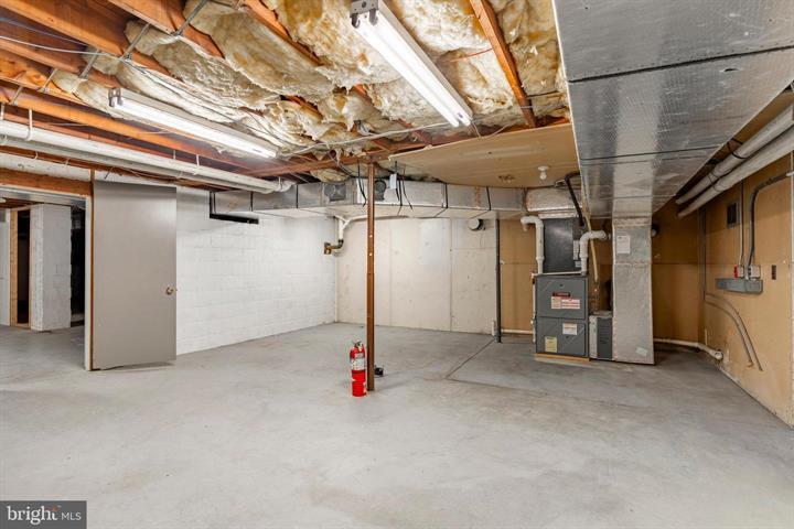 More Photos Of 915 N Hanover St, Elizabethtown Medical For Sale