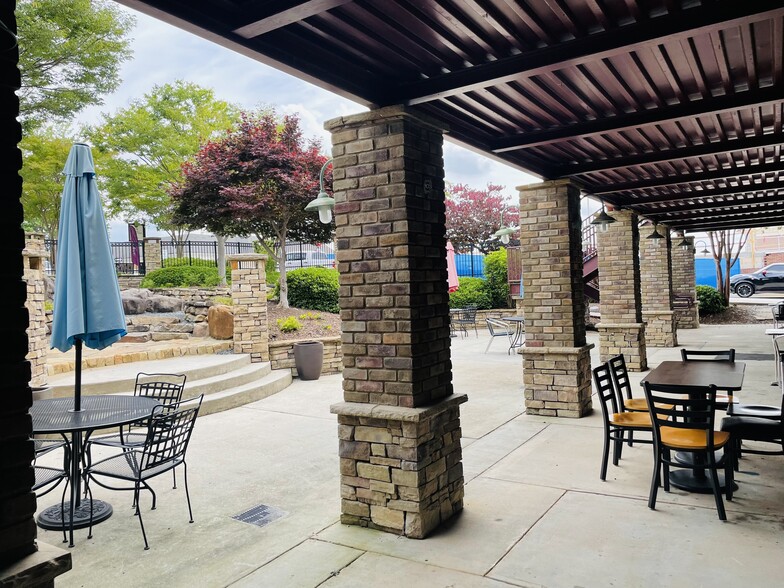 More Photos Of 140 E Crogan St, Lawrenceville General Retail For Sale