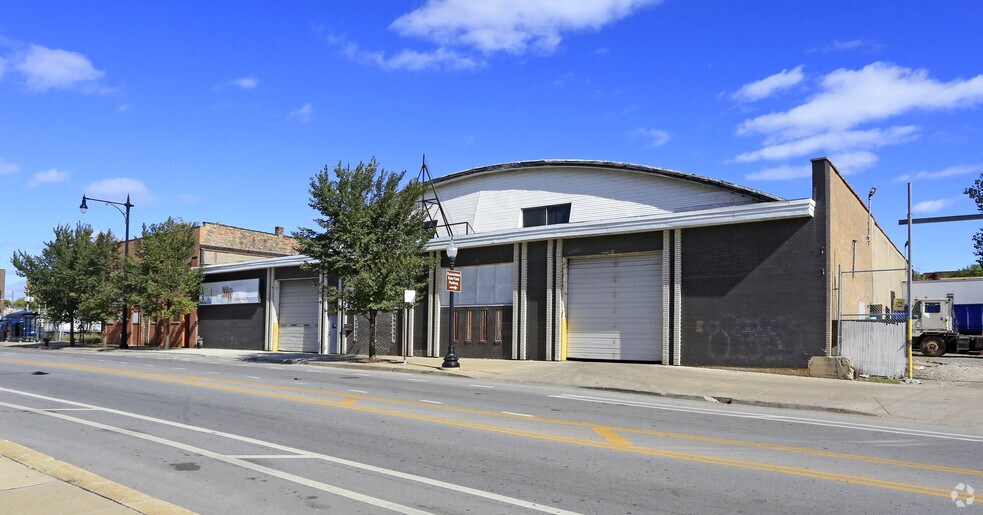Primary Photo Of 3903-3927 S Halsted St, Chicago Service For Lease