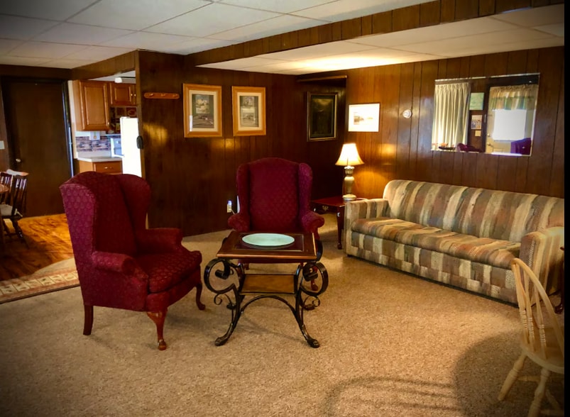 More Photos Of 1080 E Hiawatha Dr, Wisconsin Dells Hotel For Sale