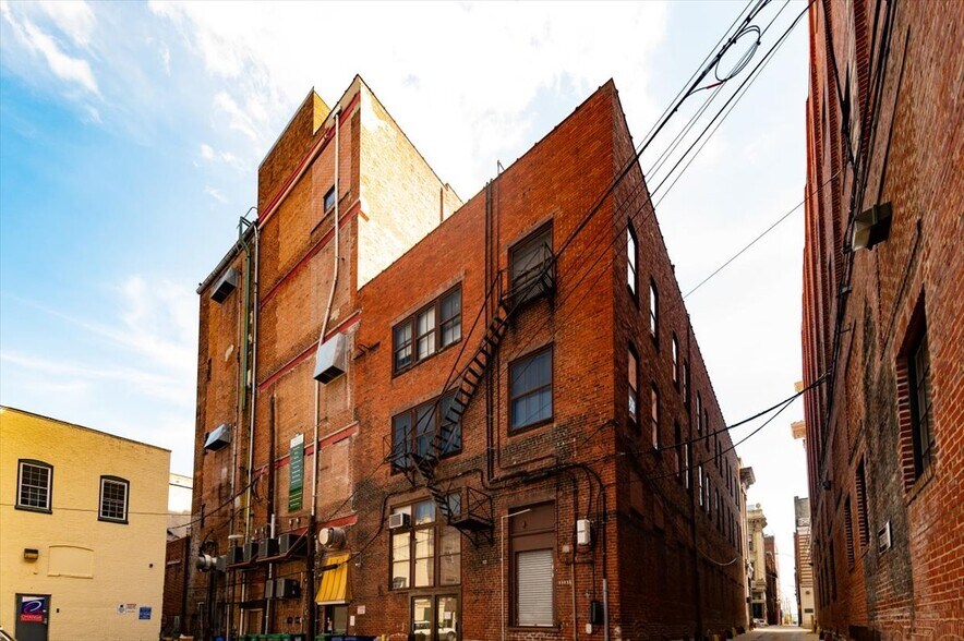 More Photos Of 28-30 W Washington St, Hagerstown Office For Sale