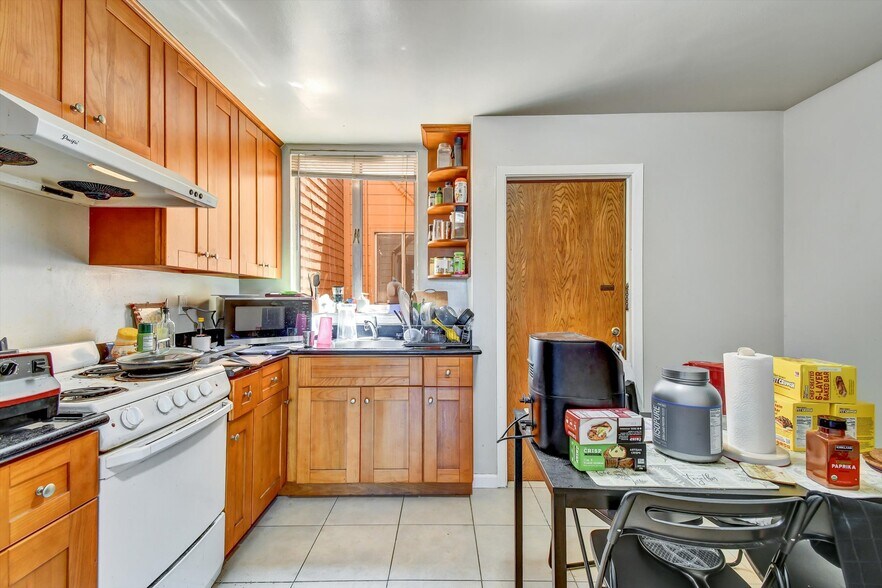 More Photos Of 1827 Clement St, San Francisco Apartments For Sale