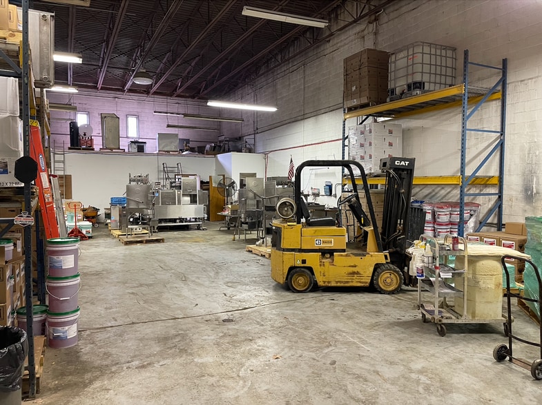 More Photos Of 711 W Bagley Rd, Berea Unknown For Lease