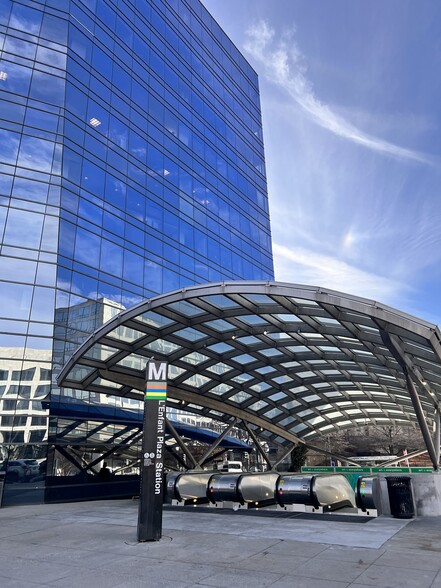 More Photos Of 600 Maryland Ave SW, Washington Office For Lease