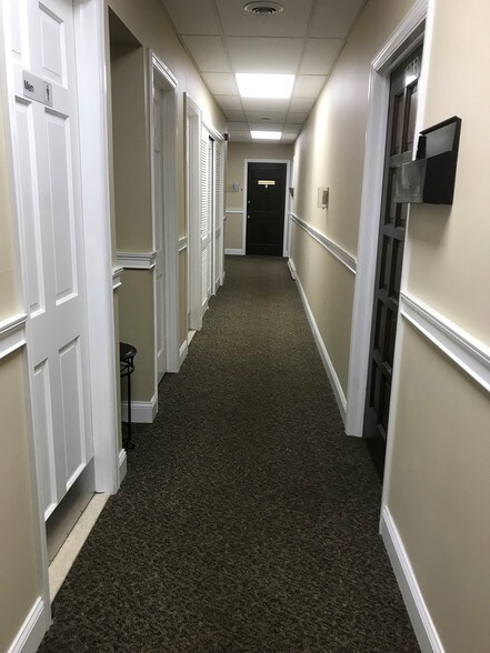 More Photos Of 71 W Main St, Freehold Office For Lease