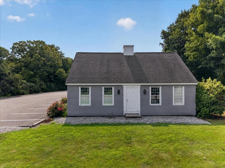 More Photos Of 147 Westbrook Rd, Essex Office For Sale