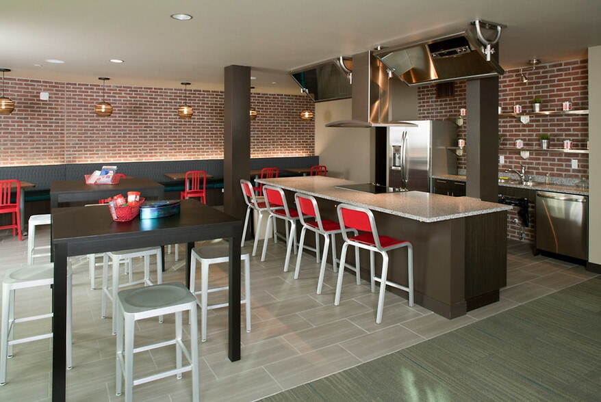 More Photos Of 118 Republican St, Seattle Apartments For Lease