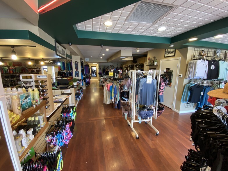 More Photos Of 4025-4045 E Iliff Ave, Denver Freestanding For Sale