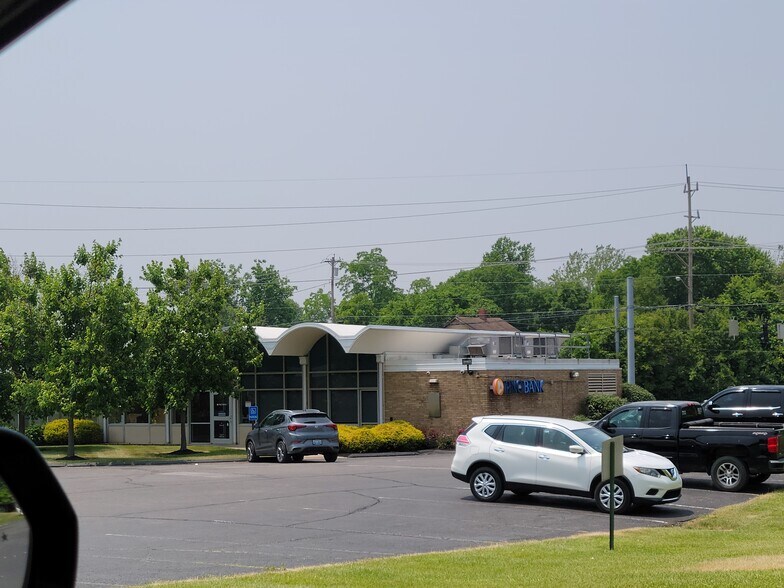 More Photos Of 8210 E Main St, Alexandria Bank For Sale